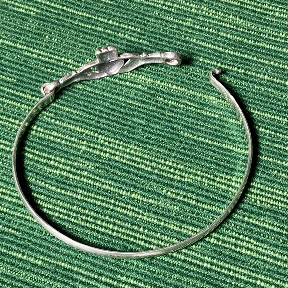 Vintage Sterling Silver Claddagh Hinged Bracelet from Ireland; New Condition - Picture 8 of 16